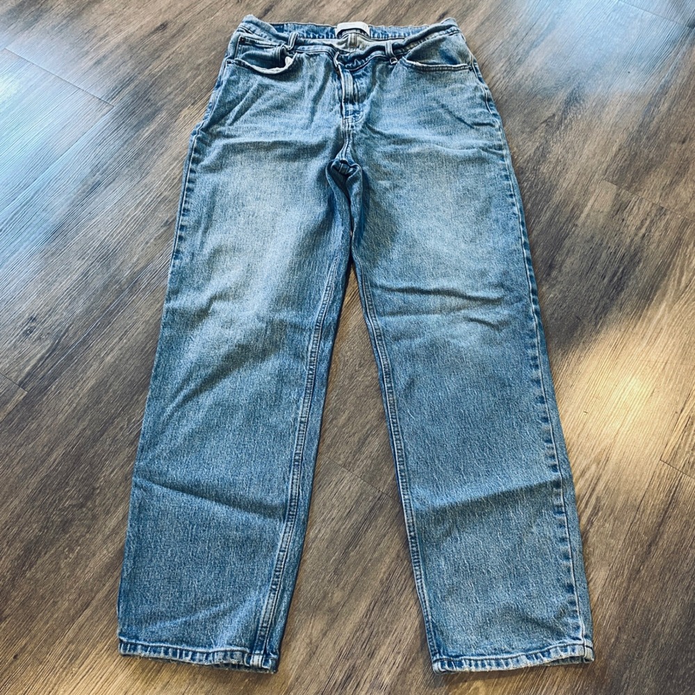 Abercrombie & Fitch Dad Jean High Rise Medium Wash Blue Denim 31/12R Relaxed Fit
